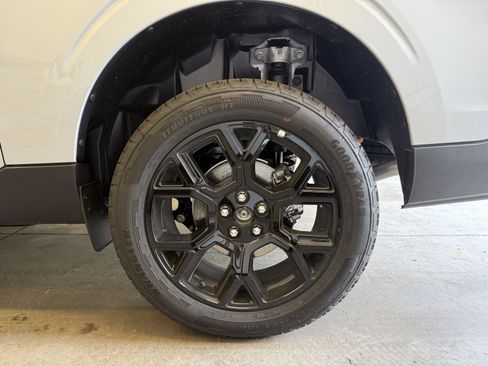 New 2025 Ford Maverick XLT w/ XLT Luxury Package image 31