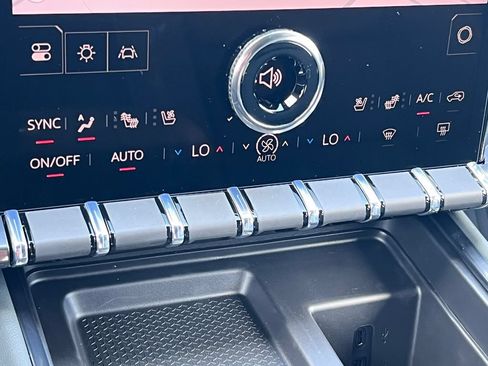 New 2026 GMC Acadia AT4 w/ Luxury Package AWD/4WD image 27