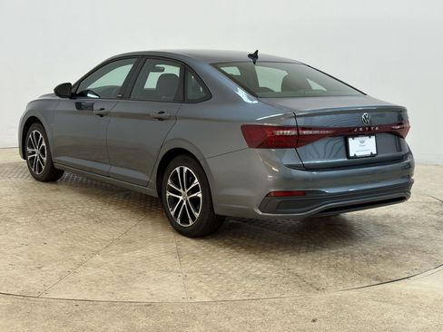 Used 2025 Volkswagen Jetta Sport FWD image 3
