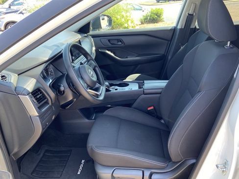 Used 2024 Nissan Rogue S FWD image 36