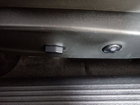 Used 2015 Dodge Challenger R/T Scat Pack w/ Scat Pack Stripe Group image 29