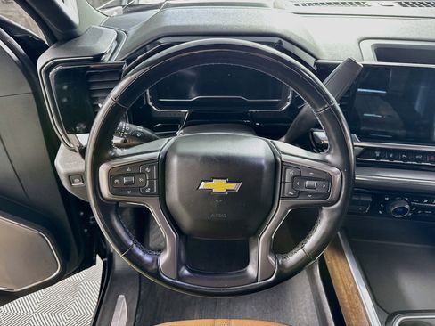 Used 2024 Chevrolet Silverado 3500 High Country w/ Technology Package AWD/4WD image 17