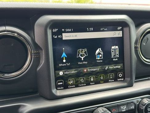 Used 2022 Jeep Gladiator Overland AWD/4WD image 16