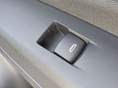 Used 2025 Buick Envista Preferred image 34