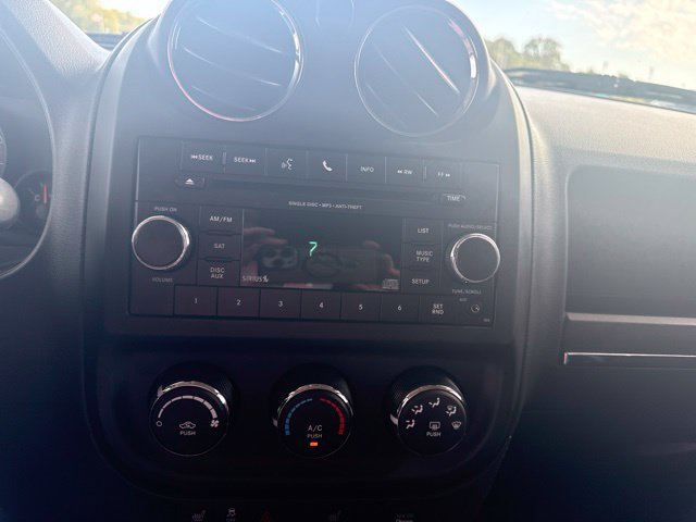 Used 2014 Jeep Patriot Latitude AWD/4WD image 20