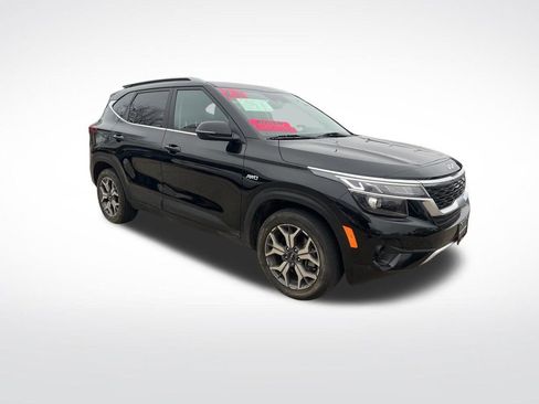 Certified 2022 Kia Seltos EX image 3