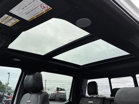 Used 2023 Ford F250 Platinum w/ FX4 Off-Road Package image 6