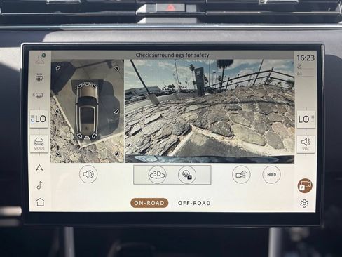 New 2026 Land Rover Range Rover Long Wheelbase SE AWD/4WD image 12