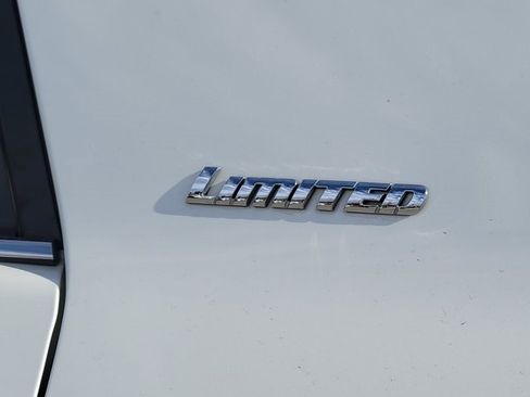 Used 2016 Toyota 4Runner Limited image 13