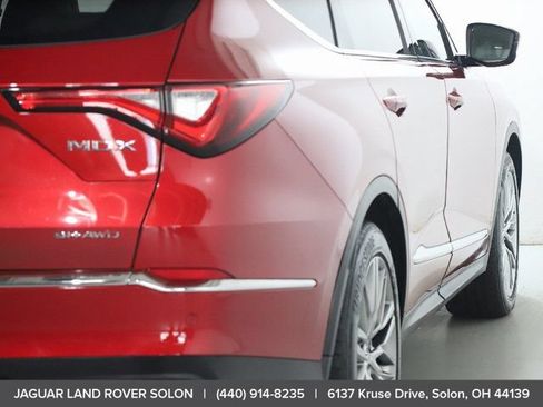 Used 2023 Acura MDX SH-AWD w/ Advance Package image 8
