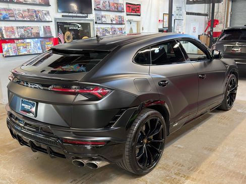 Used 2024 Lamborghini Urus S AWD/4WD image 4