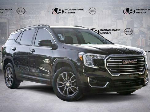 Used 2024 GMC Terrain SLT image 1