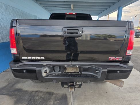Used 2014 GMC Sierra 2500 Denali AWD/4WD image 4