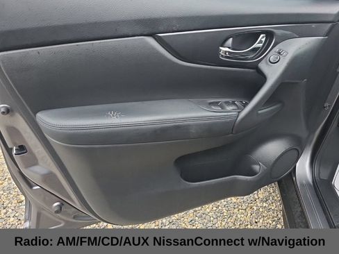 Used 2017 Nissan Rogue SV w/ SV Premium Package AWD/4WD image 15