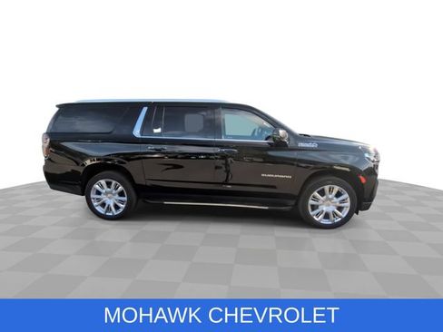 Used 2023 Chevrolet Suburban High Country w/ Advanced Technology Package AWD/4WD image 9