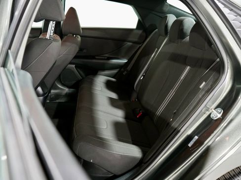 Used 2025 Hyundai Elantra SEL image 27