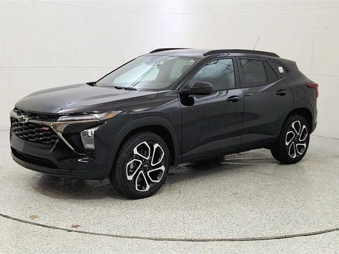 New 2026 Chevrolet Trax RS w/ Driver Confidence Package FWD image 3