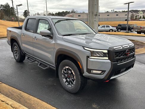 New 2026 Nissan Frontier PRO-4X w/ Pro-4x Convenience Package image 6