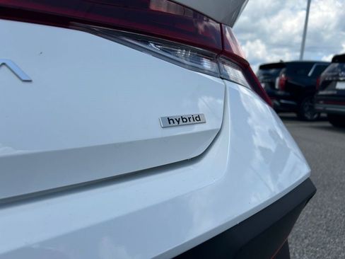 New 2025 Hyundai Elantra SEL image 10