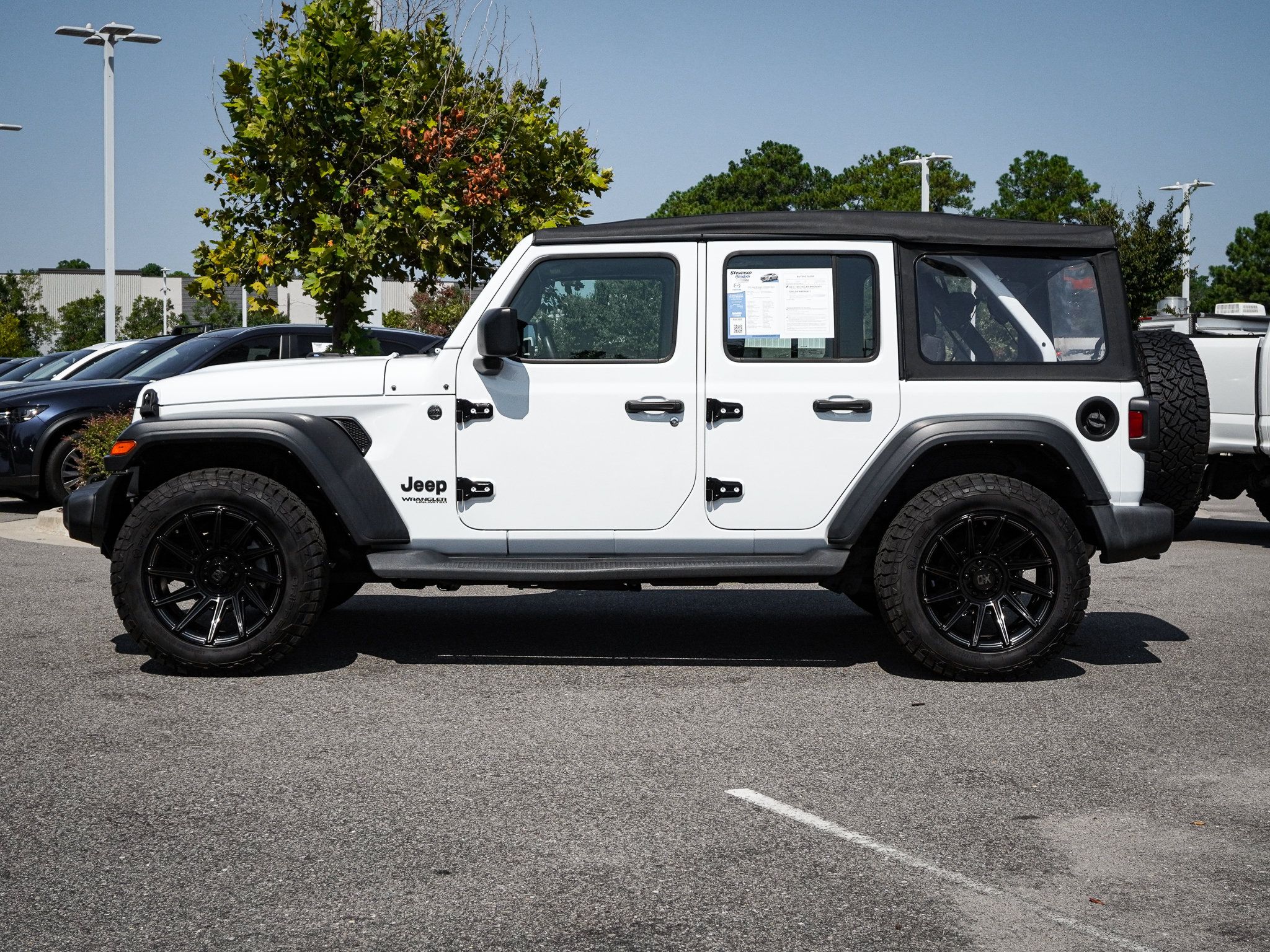 Used 2022 Jeep Wrangler Unlimited Sport AWD/4WD image 7