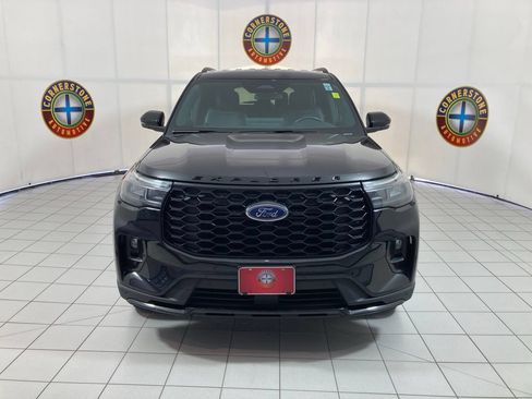 Used 2025 Ford Explorer ST-Line w/ ST-Line Street Pack AWD/4WD image 19