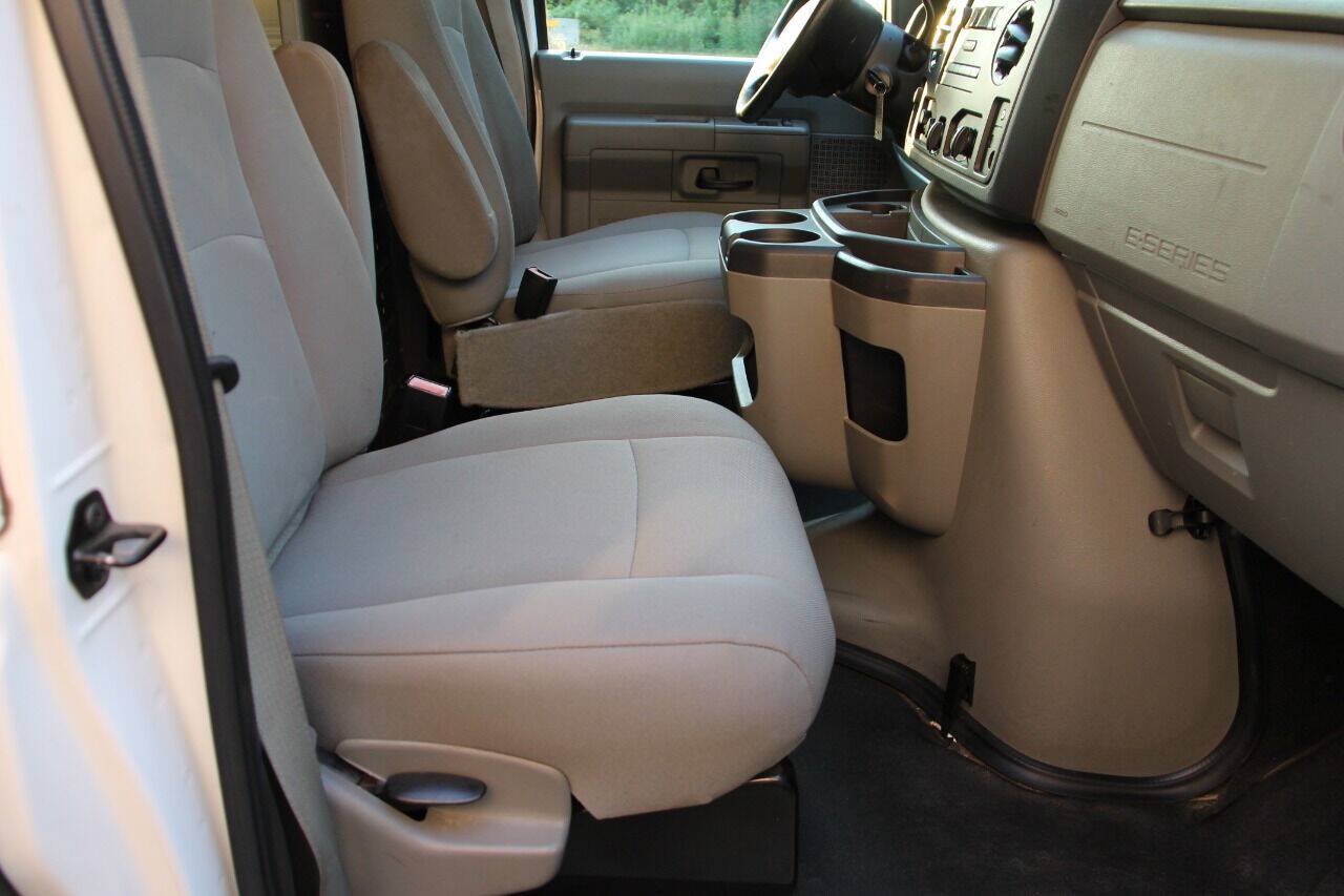 Used 2013 Ford E-250 and Econoline 250 w/ PWR Group RWD image 26