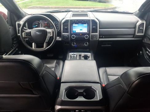 Used 2019 Ford Expedition XLT w/ Equipment Group 202A AWD/4WD image 19