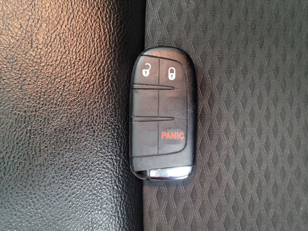 Used 2023 Jeep Compass Latitude AWD/4WD image 32