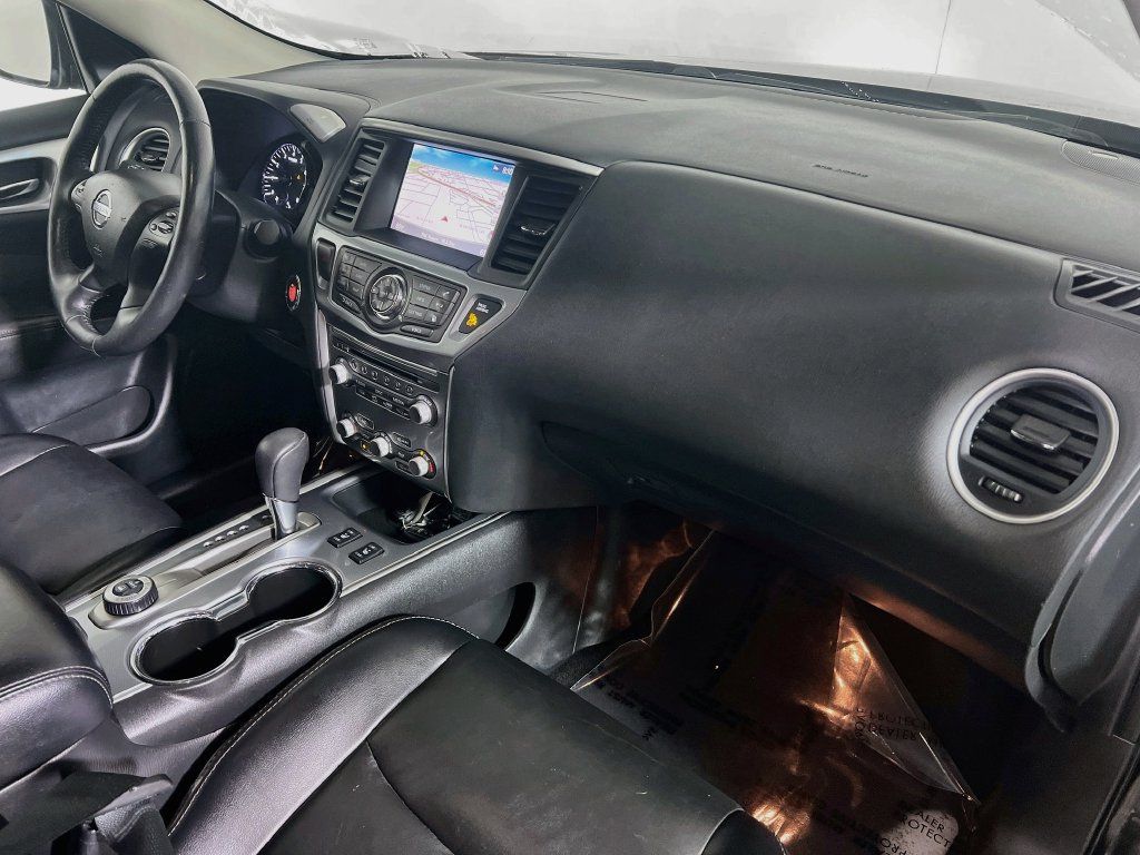 Used 2019 Nissan Pathfinder SL AWD/4WD image 27