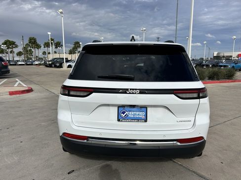 Used 2025 Jeep Grand Cherokee Laredo w/ MOPAR Finishing Package image 6