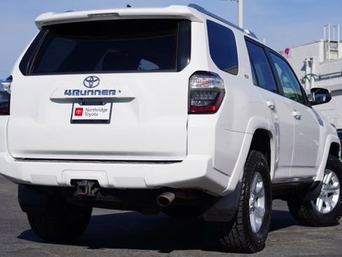 Used 2016 Toyota 4Runner SR5 image 7