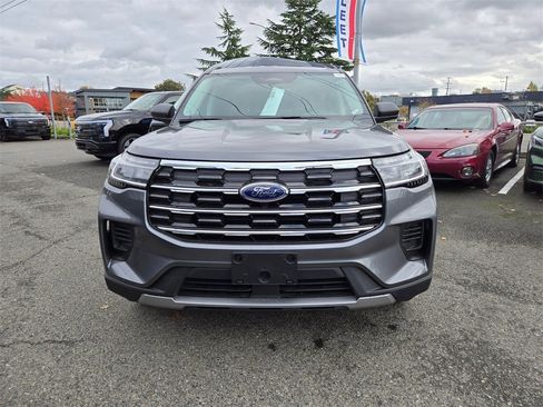 New 2026 Ford Explorer Active image 2