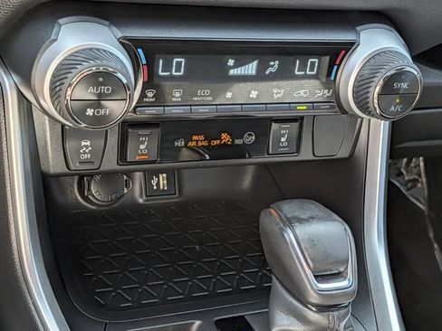 Used 2023 Toyota RAV4 XSE AWD/4WD image 17