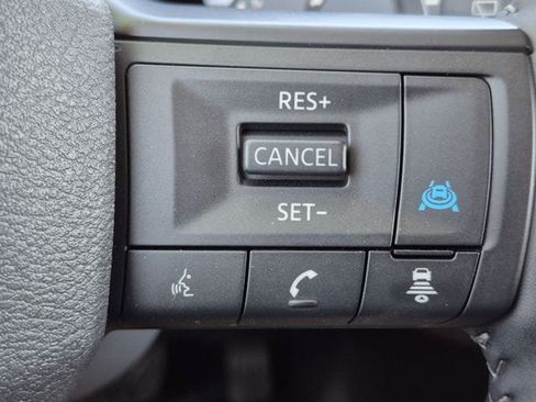 Certified 2026 Nissan Pathfinder SV FWD image 12