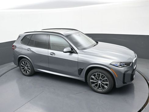 New 2026 BMW X5 xDrive40i w/ M Sport Package image 30