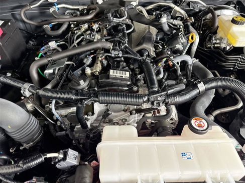 Certified 2024 Toyota Tacoma SR5 AWD/4WD image 38
