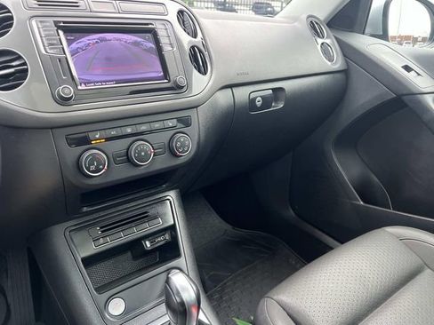 Used 2017 Volkswagen Tiguan Wolfsburg Edition image 30