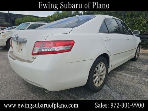 Used 2011 Toyota Camry XLE w/ XLE Extra-Value Pkg #2 FWD image 4