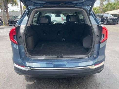 Used 2024 GMC Terrain SLT AWD/4WD image 5