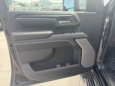 Used 2025 GMC Sierra 2500 AT4X w/ AT4X AEV Edition AWD/4WD image 12