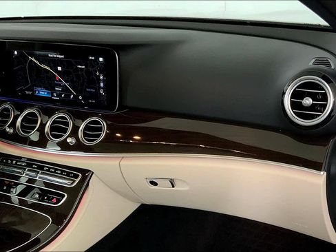 Used 2022 Mercedes-Benz E 450 4MATIC Sedan image 18