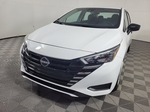 Used 2025 Nissan Versa S w/ Trunk Package image 15