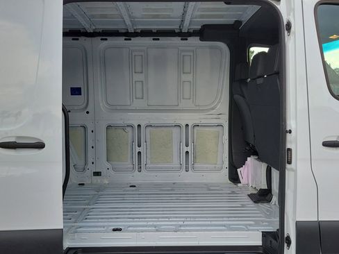 Used 2025 Mercedes-Benz Sprinter 2500 image 12