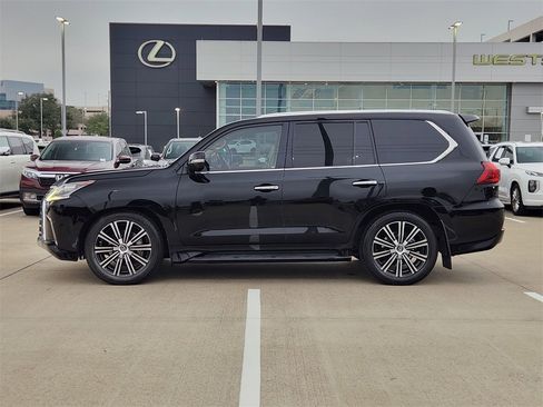 Used 2020 Lexus LX 570 4WD w/ Luxury Package image 4