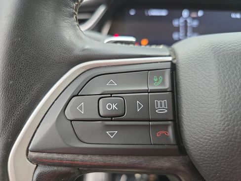 Used 2022 Jeep Grand Cherokee Limited AWD/4WD image 17