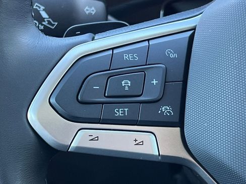Used 2025 Volkswagen Atlas SEL Premium R-Line AWD/4WD image 25