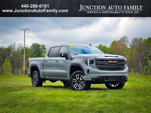 Used 2024 GMC Sierra 1500 AT4 w/ Technology Package AWD/4WD image 1