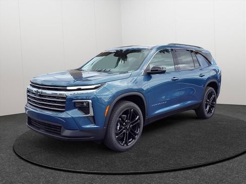 New 2026 Chevrolet Traverse LT image 3