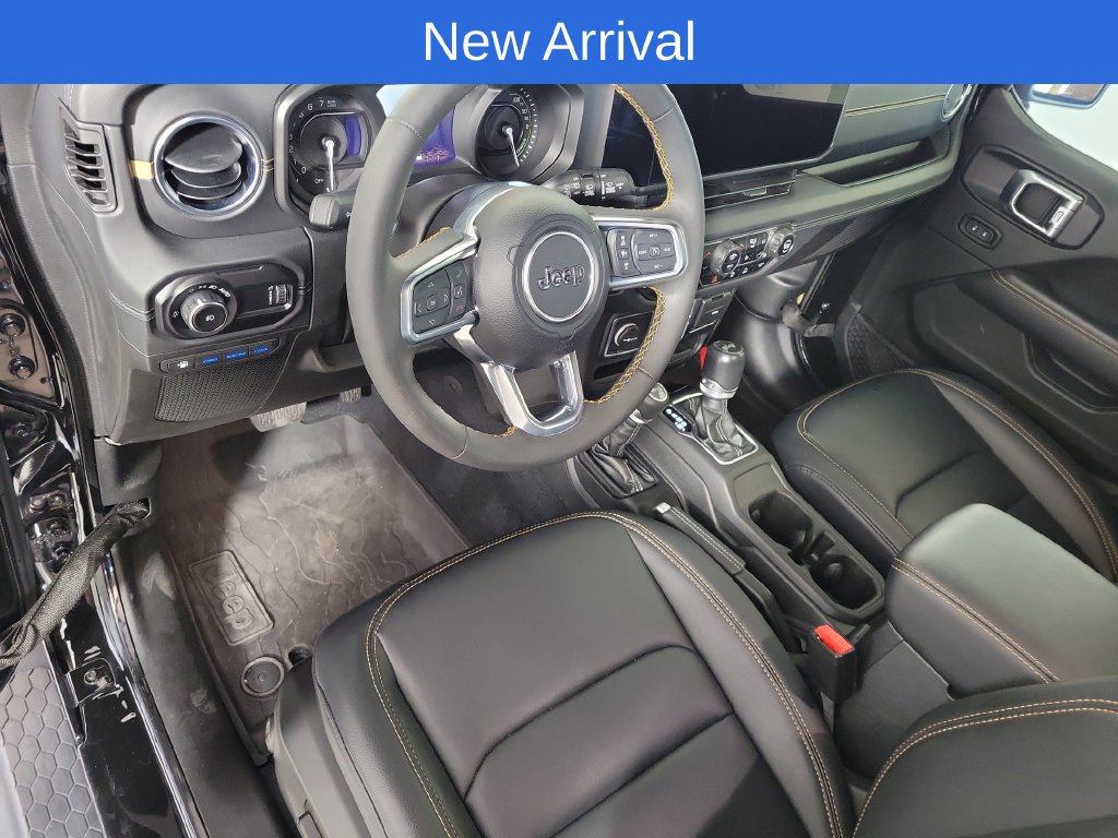 Used 2024 Jeep Wrangler Unlimited Sahara w/ Technology Group AWD/4WD image 11