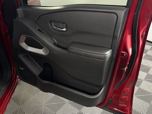 Used 2024 Nissan Frontier SV w/ SV Convenience Package image 32